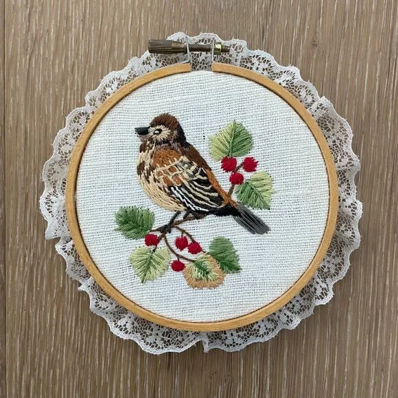 Handmade Birds Embroidery Hoop Art Wall Hanging Lace Needlepoint Sparrow Finch - Picture 3 of 13